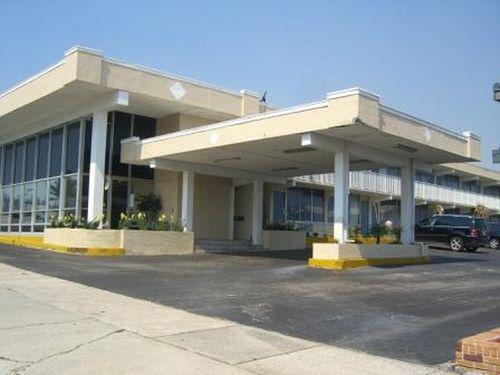 Hotel Econo - Northwest Des Moines 2*