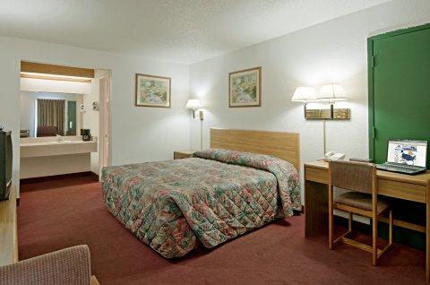 Econo - Northwest Des Moines Hotel 2*