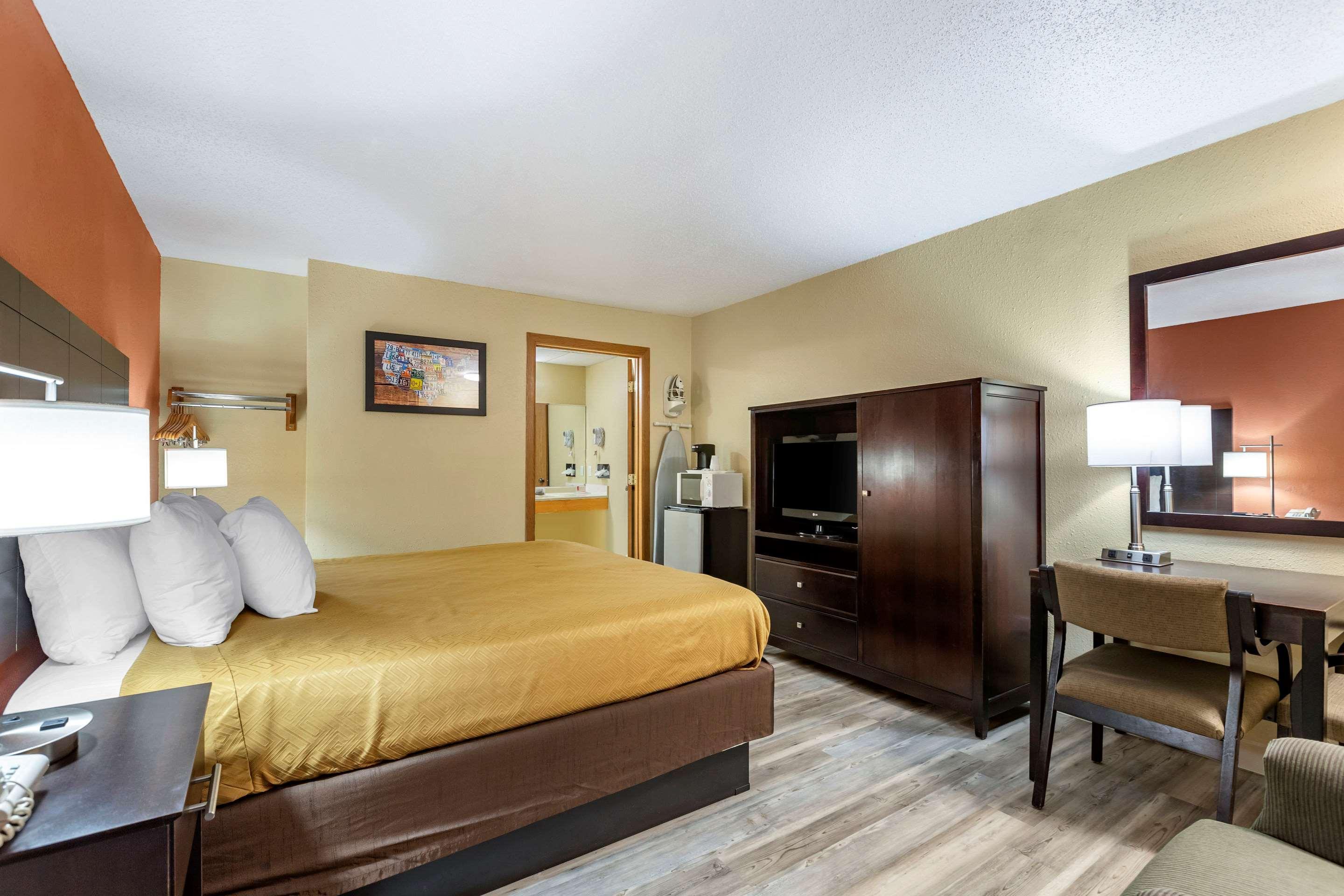 Econo - Northwest Des Moines Hotel