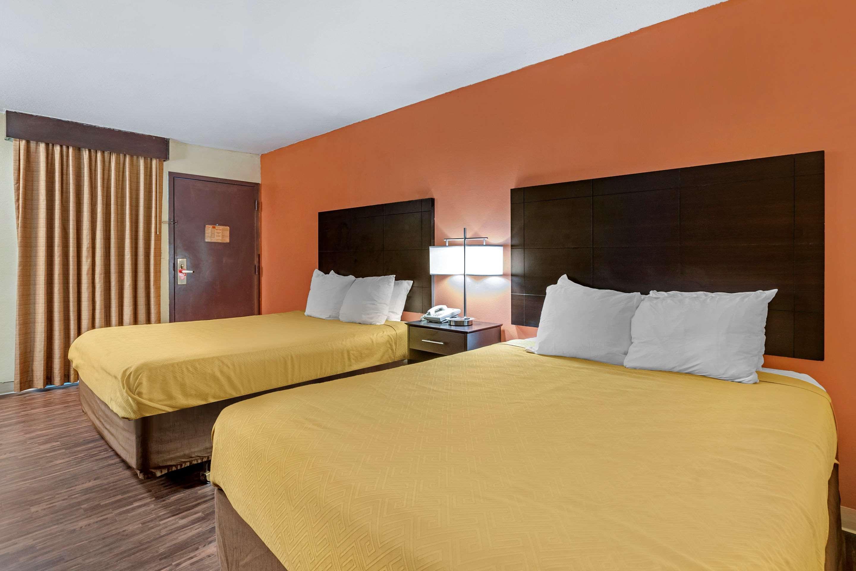 Hotel Econo - Northwest Des Moines