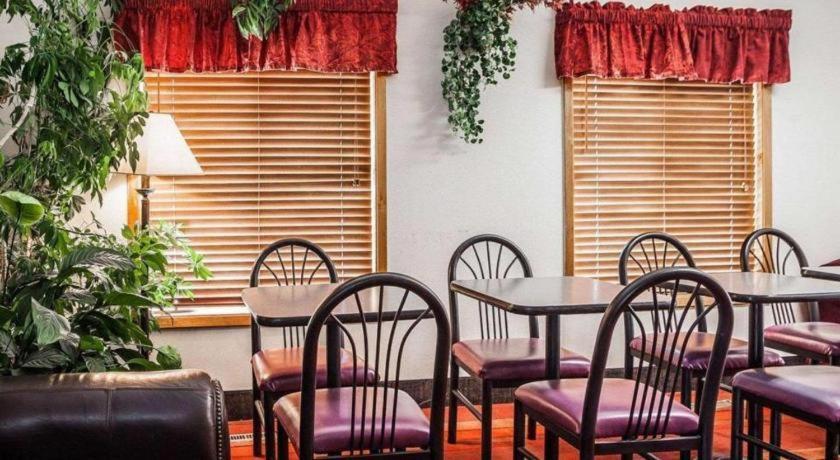 Hotel Econo - Northwest Des Moines